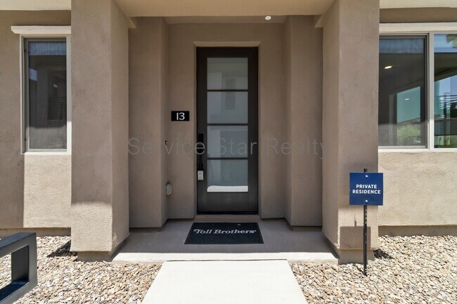Building Photo - 2121 W Sonoran Desert Dr