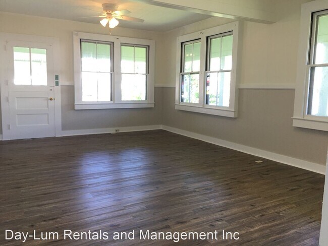 Building Photo - 3 br, 1.5 bath House - 1465 Kilauea Avenue