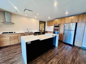 VAN 3106 Kitchen - Vantage