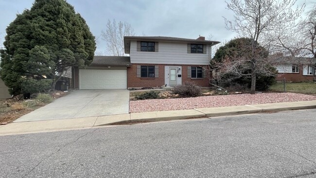 Spacious 4-Bedroom with Mountain Views & U... - Spacious 4-Bedroom with Mountain Views & U... House