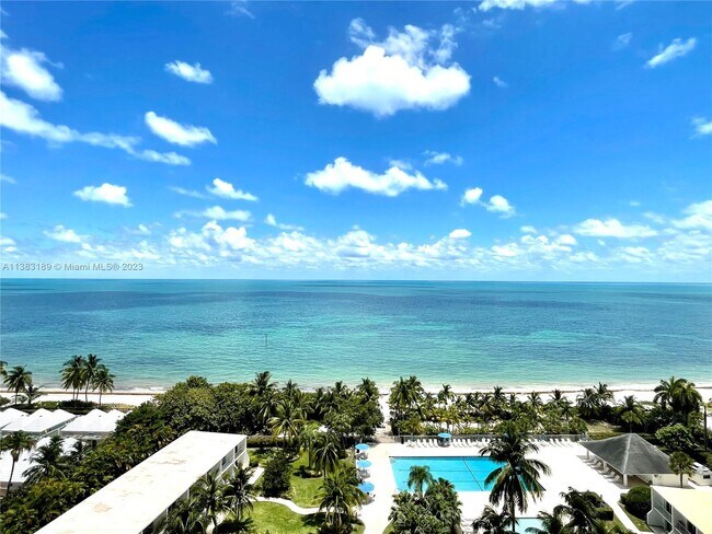 Foto del edificio - 881 Ocean Dr