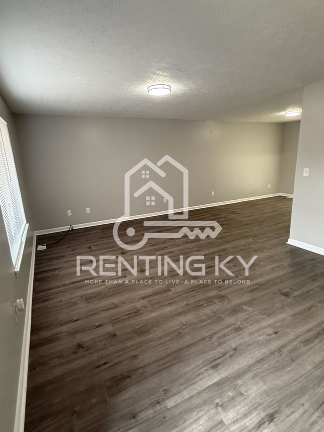 Building Photo - 117-119 Lakeview Drive