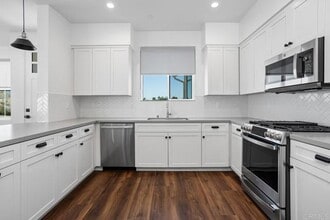 Building Photo - 1203 Stonemark Pl