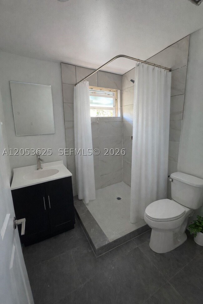 Foto del edificio - 6875 NW 4th Ct