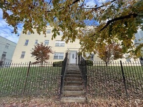 Building Photo - 4810 C St SE