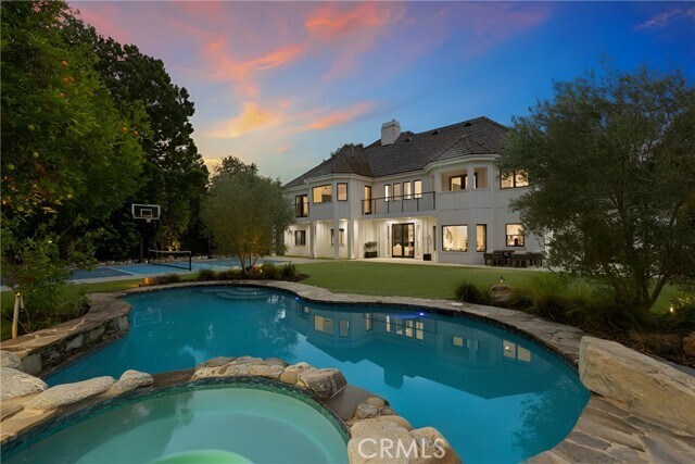 Foto del edificio - 5946 Woodlake Ave