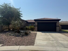 Building Photo - 103 Romanza Ln