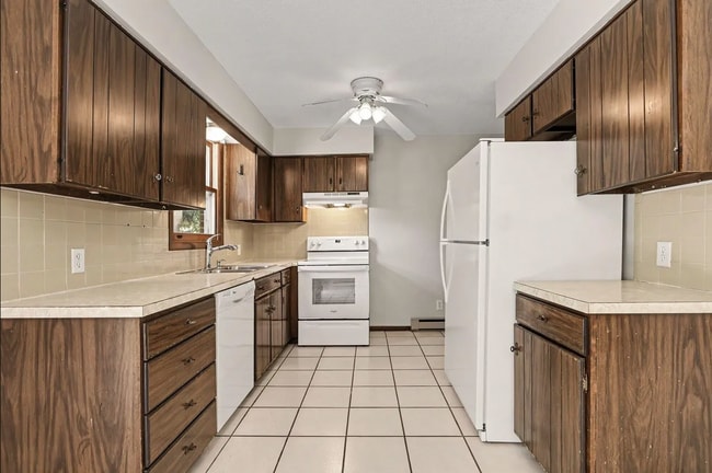 Building Photo - 1575 Pheasant Run