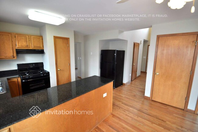 Building Photo - 1420 Lily Cache Ln