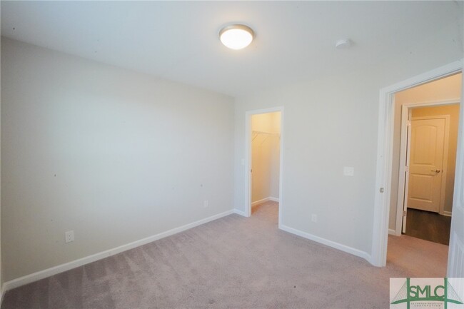 Building Photo - 165 Greyfield Cir