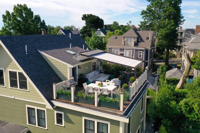 Building Photo - 43 Salcombe St