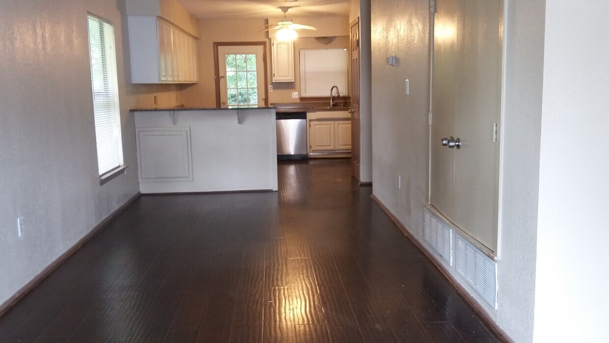 Foto del edificio - Hone for Lease