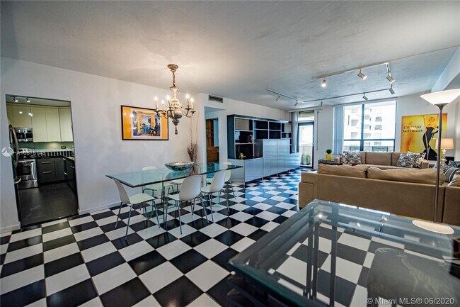 Building Photo - 10185 Collins Ave