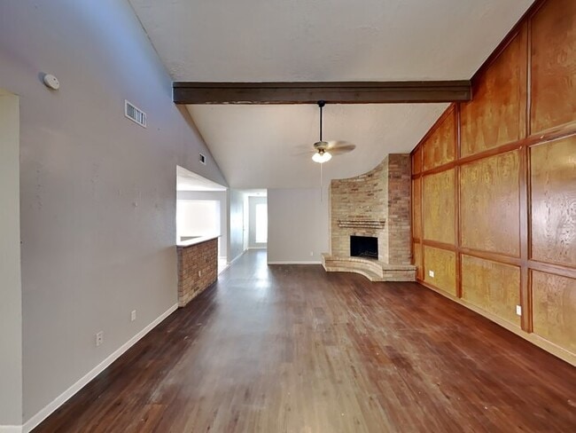 Building Photo - 15727 Cascade Point Dr