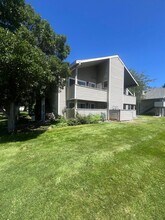 Building Photo - 2147 Roundhouse Rd