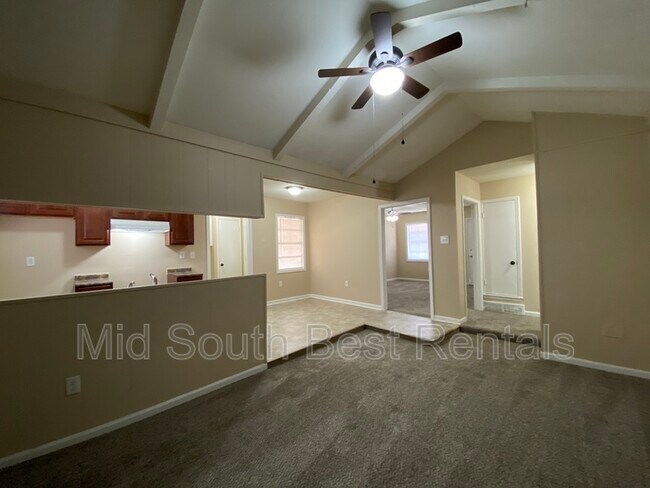 Foto del edificio - 4029 Haliburton St