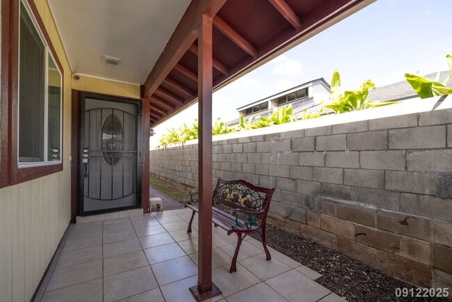 Building Photo - Rarely Available 4 BD/ 2 BA Home in Mililani