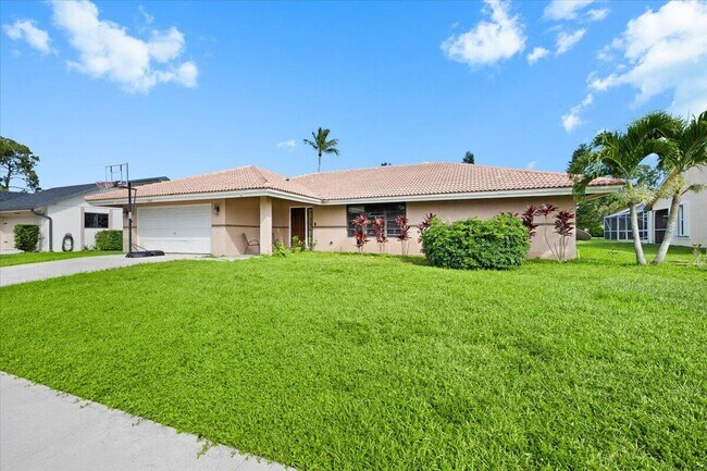 Building Photo - 13482 Columbine Ave