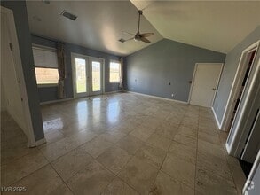 Building Photo - 71 Whitewind Ln