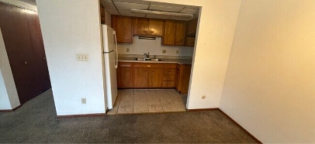 Building Photo - 906 5th Ave S