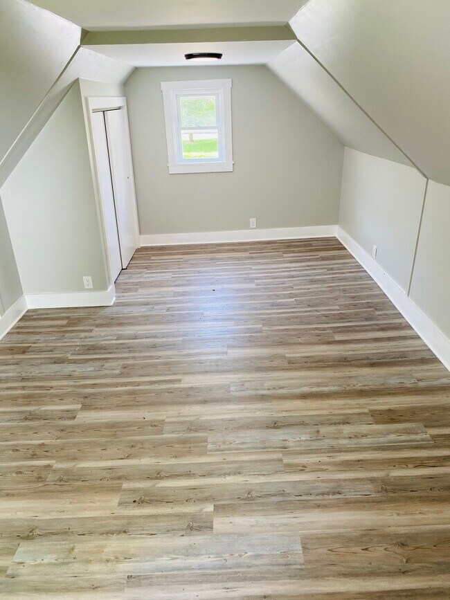 Bedroom 1 - 10 Davis Dr