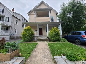 Building Photo - 516 Midland St