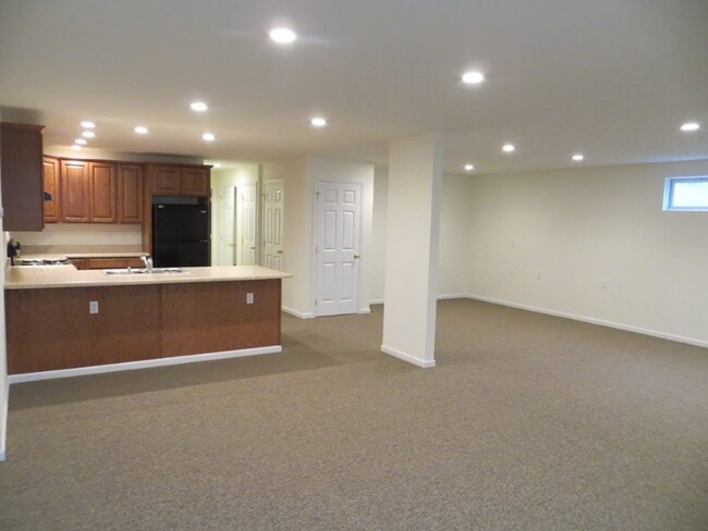 Building Photo - 1735 Ridge Rd