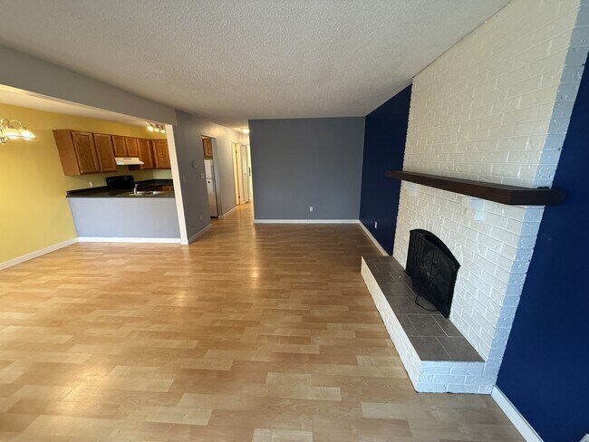 Building Photo - 520 Rosehill St