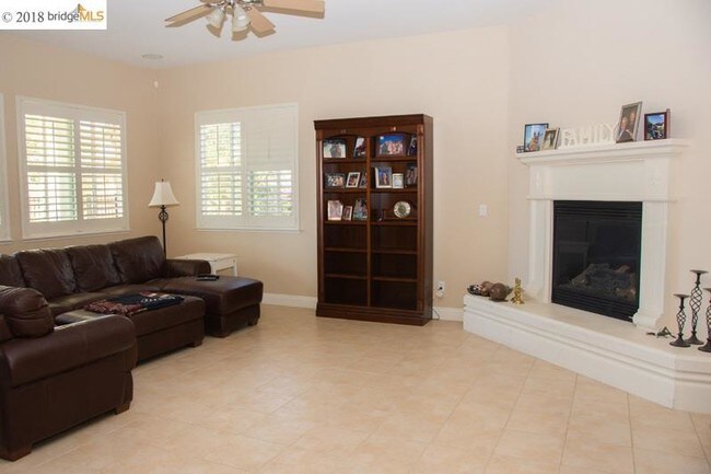 Foto del edificio - 1021 Pacific Grove Ct