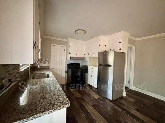 Foto del edificio - 2817 Meadowbrook Dr