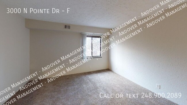 Foto del edificio - 3000 N Pointe Dr