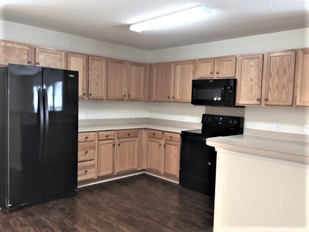 Building Photo - 240 Emerald Isle Drive