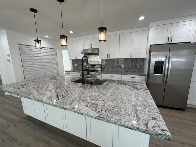Foto del edificio - Completely remodeled 3+2 on Sunset Park's ...