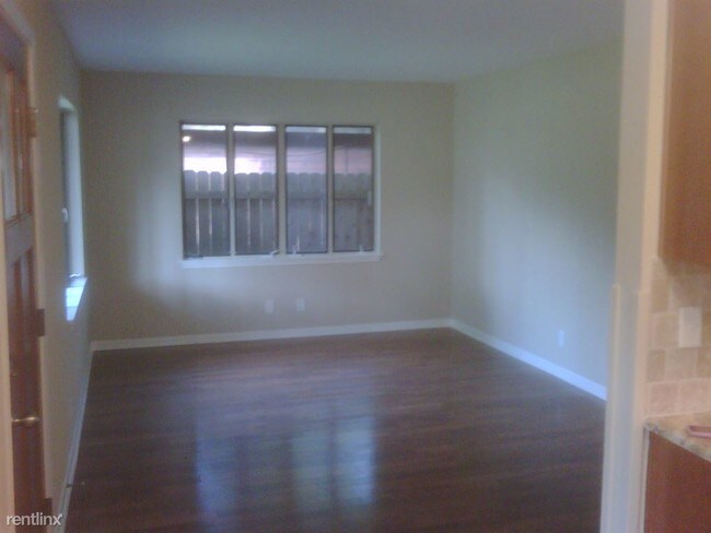Building Photo - 401 Wilmes Dr