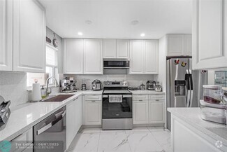 Building Photo - 6650 Royal Palm Blvd