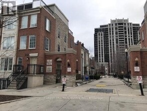 Building Photo - 5 Everson Dr