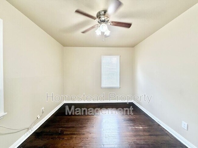 Foto del edificio - 819 N Key Blvd