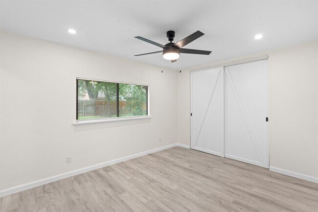 Foto del edificio - 2508 Dovemeadow Dr