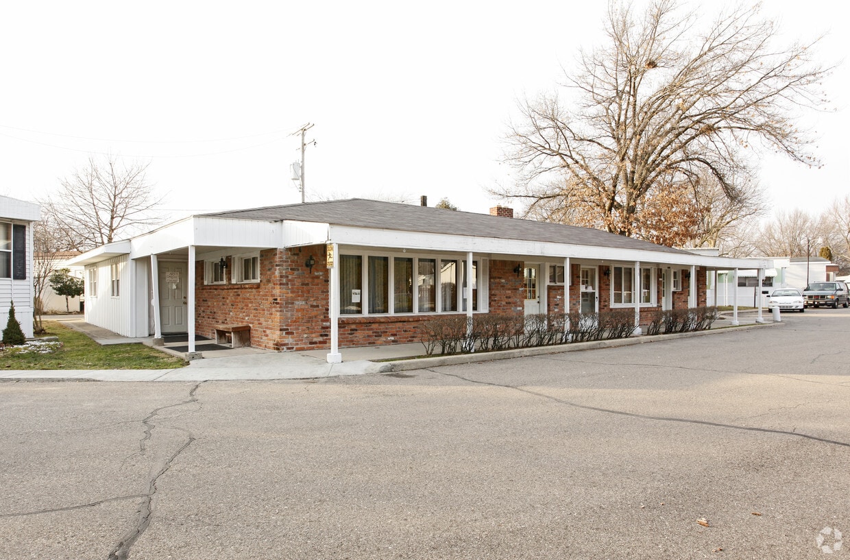 Primary Photo - Crestwood Estates