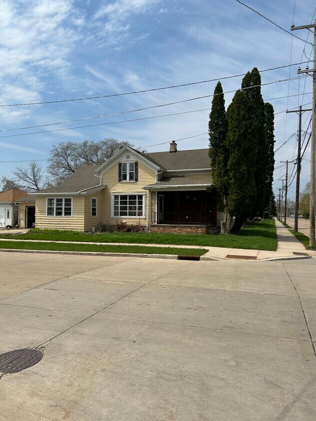 Primary Photo - 403 W South Park Ave