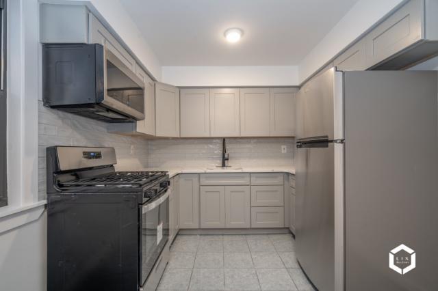 Foto principal - 3 bedroom in Brooklyn NY 11230