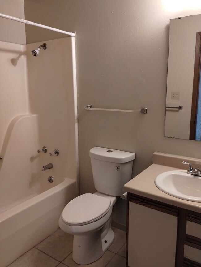 Foto del edificio - 466 Cedarview Ct