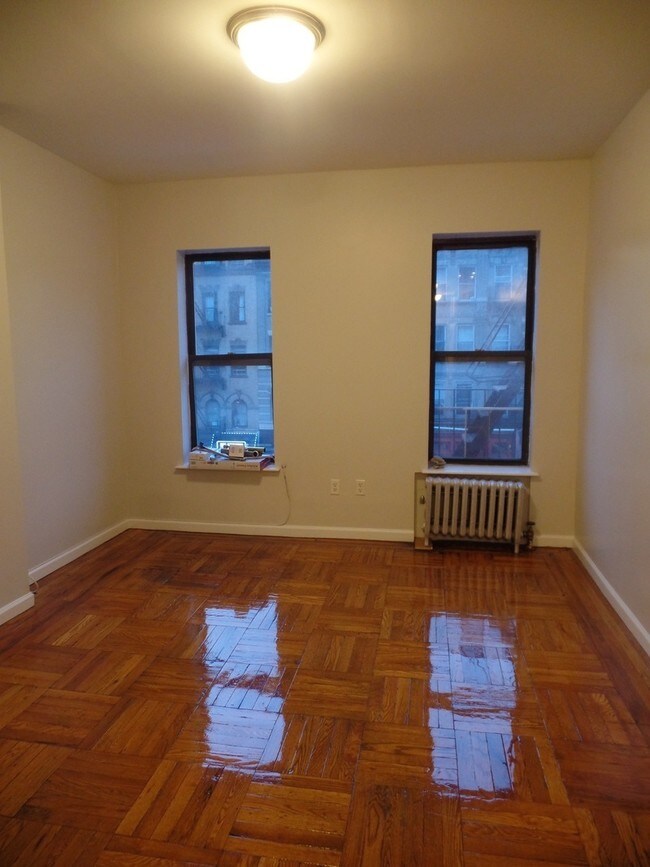 Foto del edificio - 796 9th Ave
