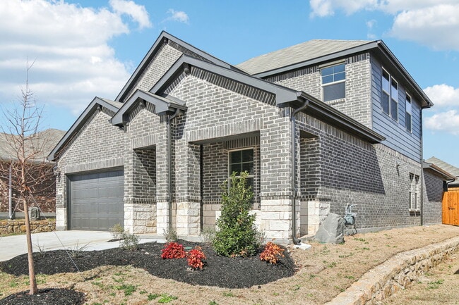 Building Photo - 2113 Gustavus Dr