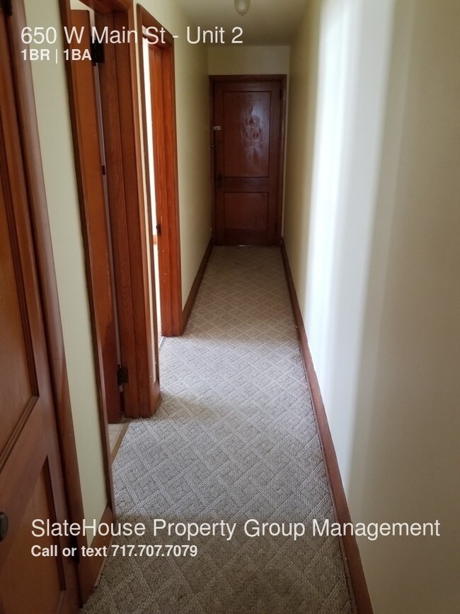 Building Photo - Clean 1 Bedroom 1 bath unit