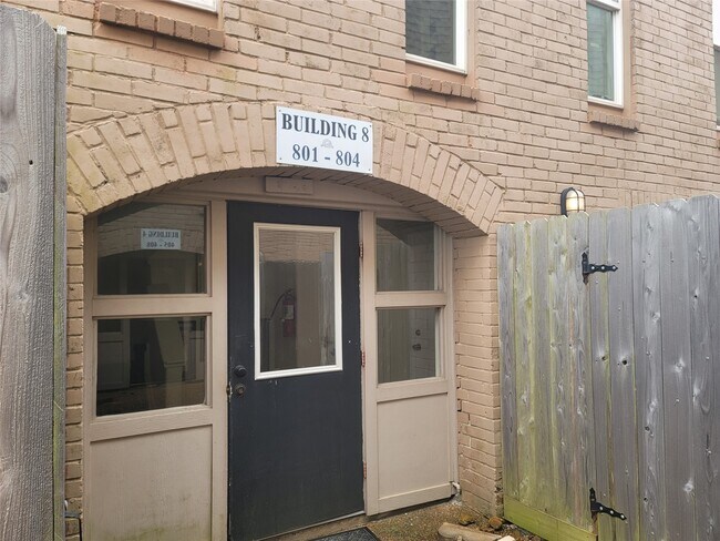 Foto del edificio - 215 Postoffice St