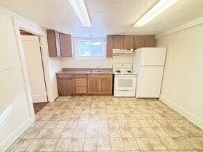 Building Photo - 132 S 200 E