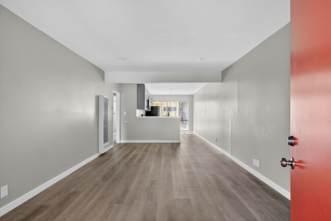 Building Photo - 10442 Lampson Ave