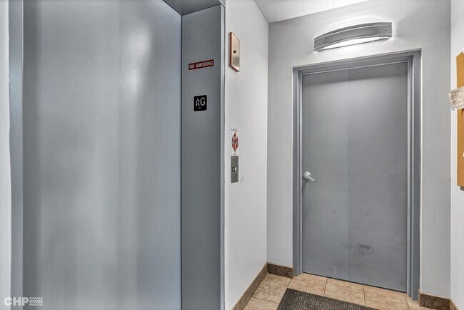 Foto del edificio - 449 N Green St