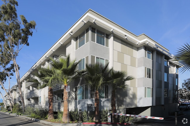 Building Photo - Villa Del Mar